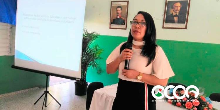 Destituyen a Mónica Peña como directora Distrito Escolar 03-03; es designada asesora