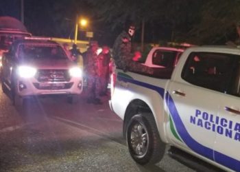 Más de 100 personas apresadas por violar toque de queda; entre ellas un alcalde