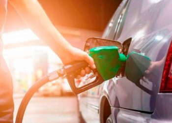 Mayoría de combustibles aumenta, mientras gasolina regular baja