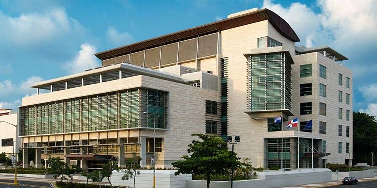 Ministerio Público inició una serie de arrestos por corrupción administrativa de exfuncionarios