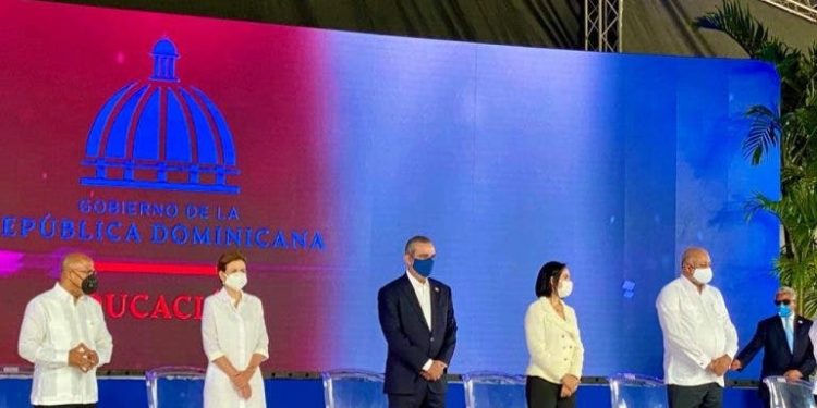 Presidente Abinader encabeza inicio atípico año escolar