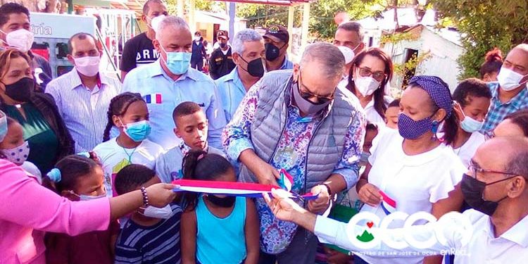 Pedro Alegría continúa aportando al desarrollo de Ocoa; entrega parque comunidad La Barra