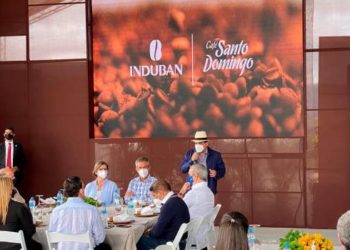 Abinader visita instalaciones de Indubán en Rancho Arriba