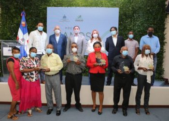 Progresando con Solidaridad entrega el premio «Manos del Campo 2020» a cinco agricultores