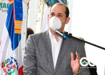 Adolfo Pérez garantiza entrega de medicamentos a hospitales en tiempo navideño