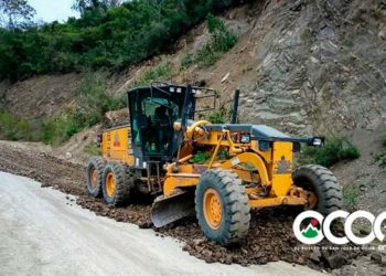 Obras Públicas y Gobernación dan mantenimientos carreteras y caminos en  Rancho Arriba