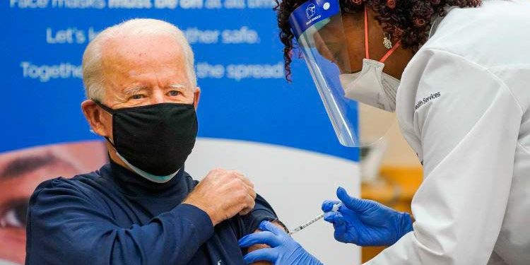Joe Biden dice los días más oscuros de la pandemia “están por llegar”
