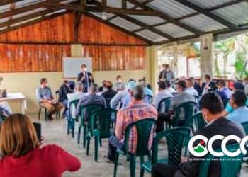 Edesur avanza en trabajos de iluminación en Rancho Arriba