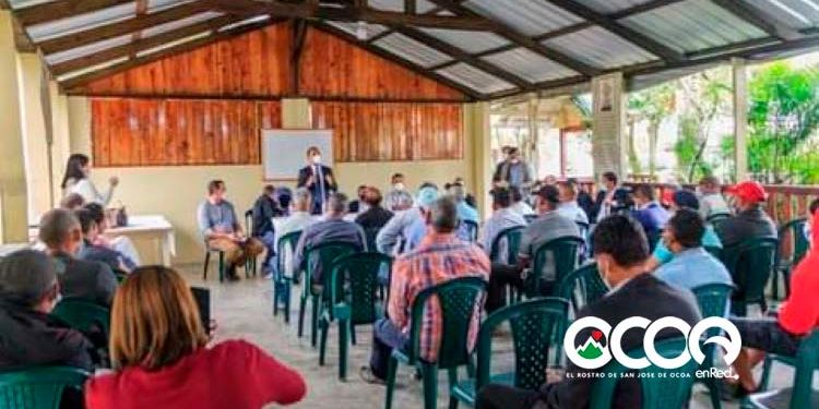 Edesur avanza en trabajos de iluminación en Rancho Arriba