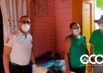 Grupo de ocoeños entregan ayuda para mellizos perdieron su madre