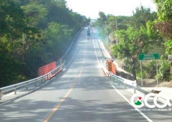 Reconocen  labor médicos, enfermeras y personal del hospital San José