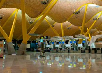 Pasajeros de RD deberán presentar prueba PCR para entrar a España