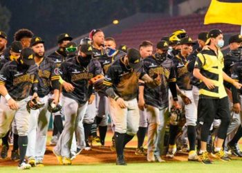 Águilas obtienen corona 22 y empatan con el Licey