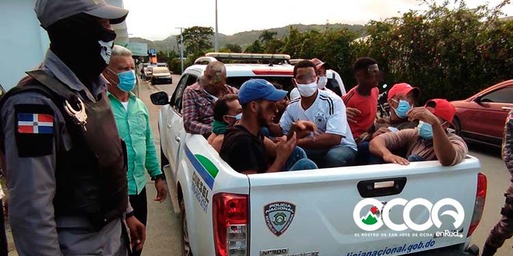 Arrestan 28 personas en Rancho Arriba por violar el toque de queda