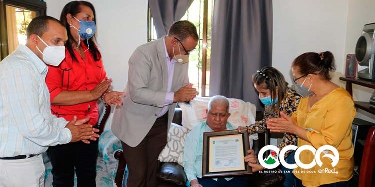 Ayuntamiento Sabana Larga declara “Hijo Distinguido” Arsenio Olavarría