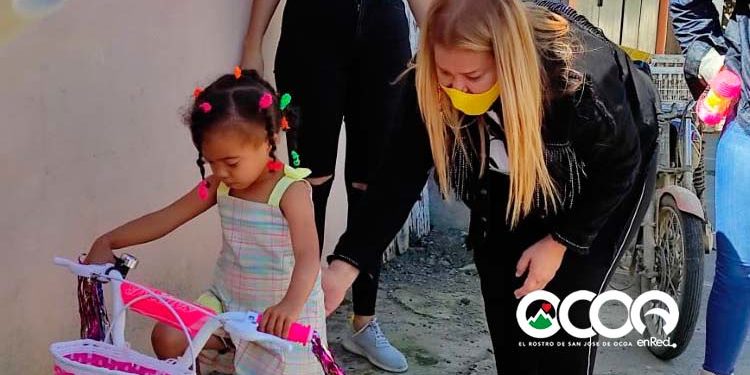 Gobernación de Ocoa reparte juguetes  con motivo del Día de Reyes