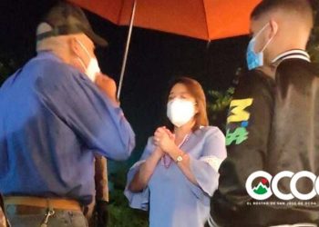 Provincial de Salud y Policía irrumpen fiesta en Tatón donde se encontraba directora Distro Escolar 03-03