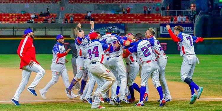 Carlos Paulino lleva dominicana a la Final en Serie del Caribe