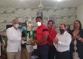 Alcaldía Sabana Larga reconoce al lanzador Grandes Ligas Jhan Mariñez