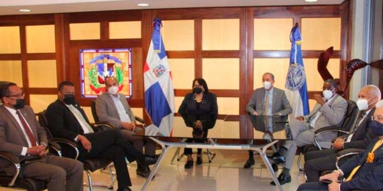 Profesores de la UASD iniciaron  primera huelga de tipo virtual