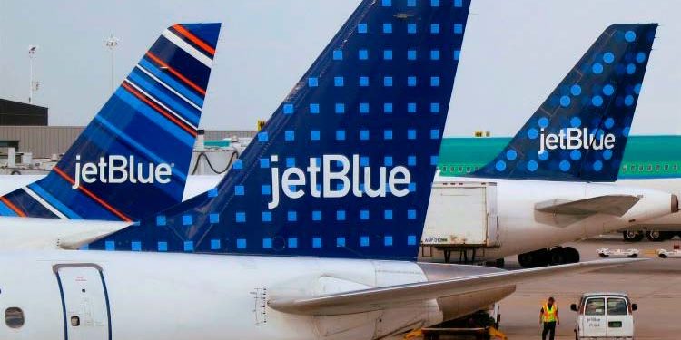 JetBlue prohíbe el equipaje de mano para tarifas más bajas