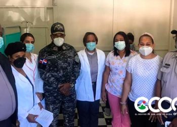 Agentes policiales de Ocoa reciben primera dosis de vacuna contra COVID-19