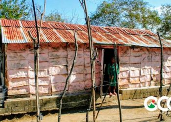 Gobernación construirá vivienda a señora vive en condiciones deprimente