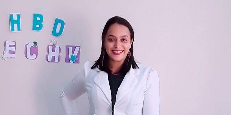 Joven recibió vacuna en el grupo de adultos mayores se disculpa; explica razones