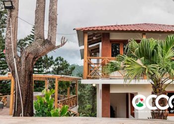 Joven muere al caer supuestamente de segundo piso de Villas Tatón