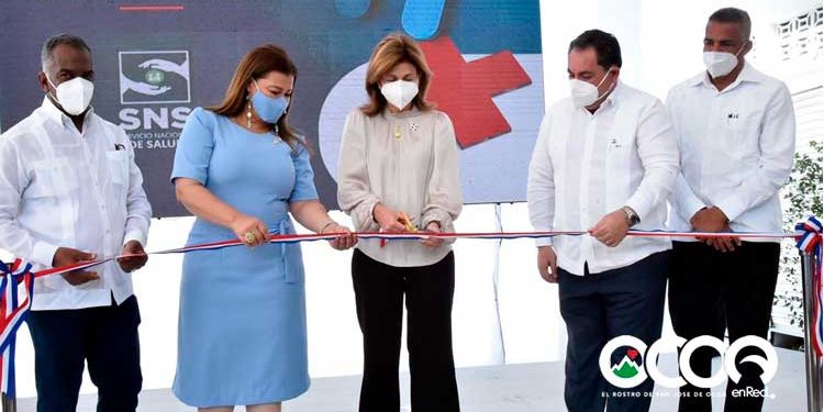 Vicepresidenta Raquel Peña y SNS dejan inaugurada Sala Emergencias Hospital San José
