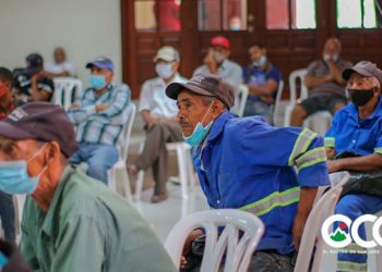 Alcalde anuncia aumento 20% salario y seguro de vida y riesgo laborales para embellecedores
