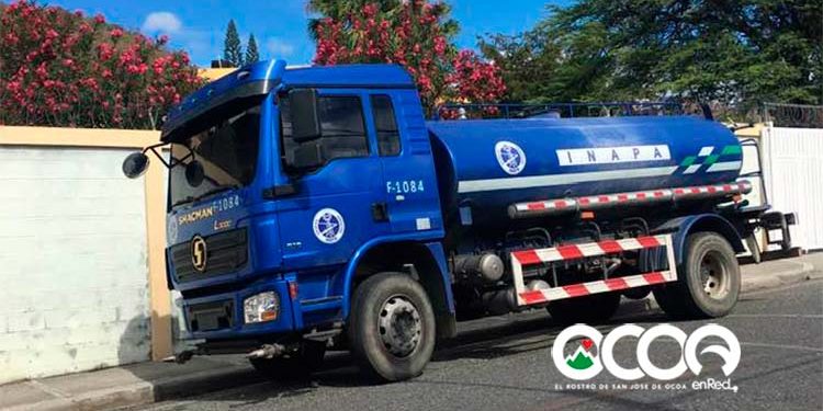 INAPA envía camión para distribuir agua en sectores de Ocoa