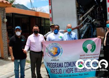 ADESJO entrega insumos médicos y equipos al hospital Ney Arias Lora