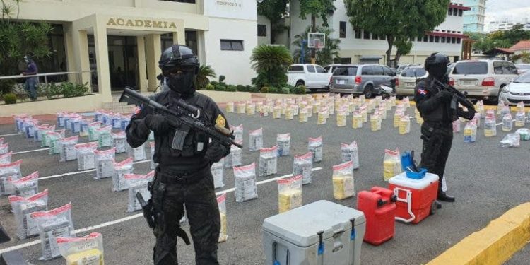 Ocupan 897 paquetes de cocaína próximo a las costas de Baní