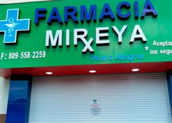 ADUANA y Salud Publica cierran Farmacia Mireya por incumplir Ley 42-01 y el Reglamento 138-03 sobre Habilitación