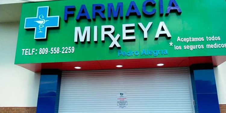 ADUANA y Salud Publica cierran Farmacia Mireya por incumplir Ley 42-01 y el Reglamento 138-03 sobre Habilitación