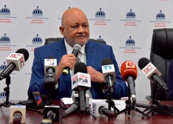 Ministro de Educación anuncia apertura de escuelas y colegios a partir del 25 de este mes