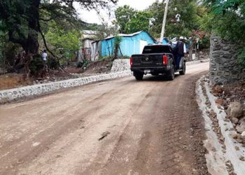 Avanzan trabajos reconstrucción caminos en Arroyo Palma; gobernadora califica de algo sin precedentes