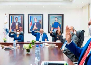 El Consejo Nacional de Educación aprueba 211 libros de texto para el sistema educativo