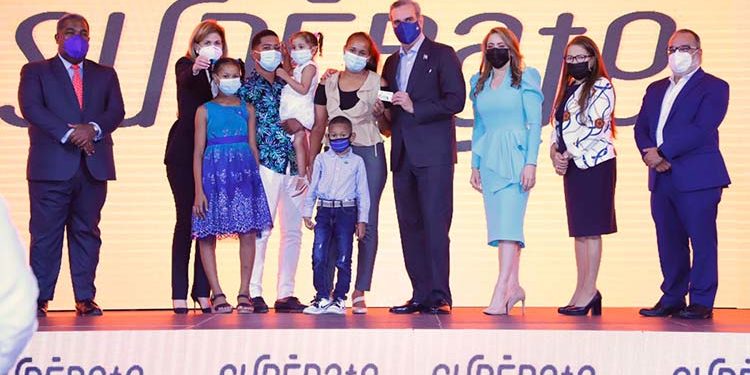 Abinader da inicio al programa social «Supérate»; sustituye Progresando con Solidaridad