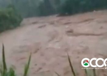 VIDEO: Lluvias desbordan ríos, arroyos y provocan inundaciones en Rancho Arriba
