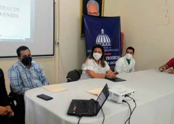 Crean línea de ayuda para pacientes con Covid-19; médicos valoran apoyo gobernadora