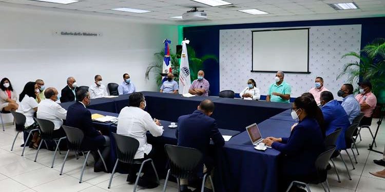 Jorge Mera abre ciclo de diálogo con agricultores de  Ocoa sobre resolución que ordena rescate de Valle Nuevo