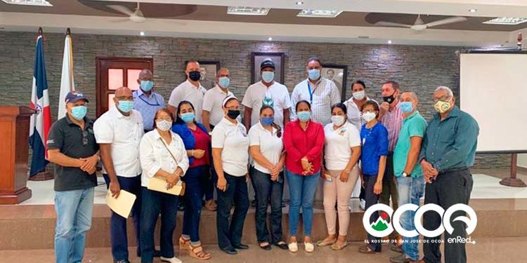 Alcaldía Ocoa y otras instituciones realizan análisis FODA con vista al Plan de Desarrollo Municipal