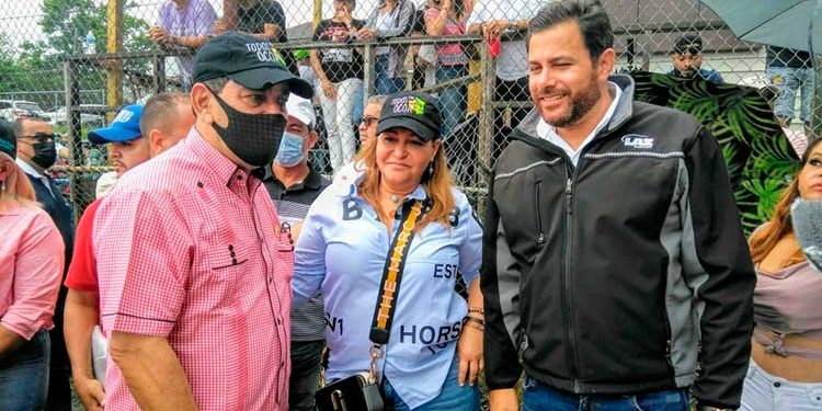 Cónsul dominicano NY comparte con ocoeños residentes en Hazleton, Pensilvania