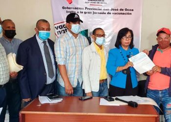 Gobierno entrega 1 millón 836,060.00 pesos a productores de cerdos de Ocoa