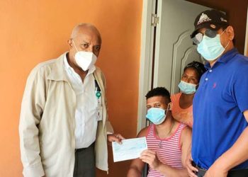 Gobernación entrega ayudas gestionadas a través del Estado; incluye policía de Parra herido en atraco