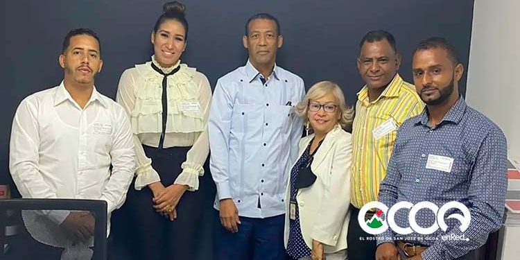 Comisión de Rancho Arriba visita Obras Publicas en busca solución puente de Monte Negro