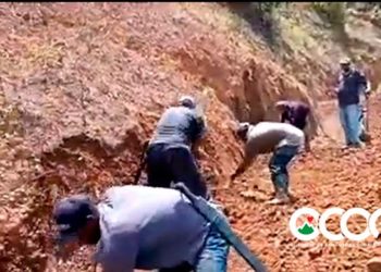 VIDEO:  Comunitarios amenazan con abandonar el campo por falta de vía de acceso