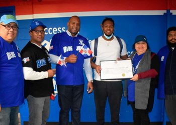 Consulado dominicano en Toronto reconoce a los jugadores Vladimir Guerrero jr y Teoscar Hernández